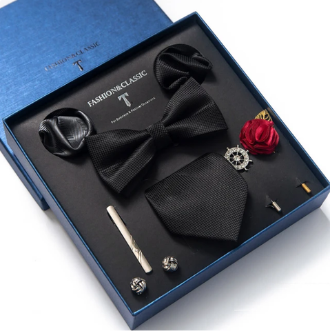 Gift box cufflinks with all Leonis equipment