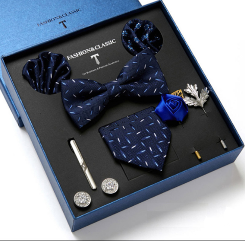 Gift box cufflinks with all Delphinus equipment